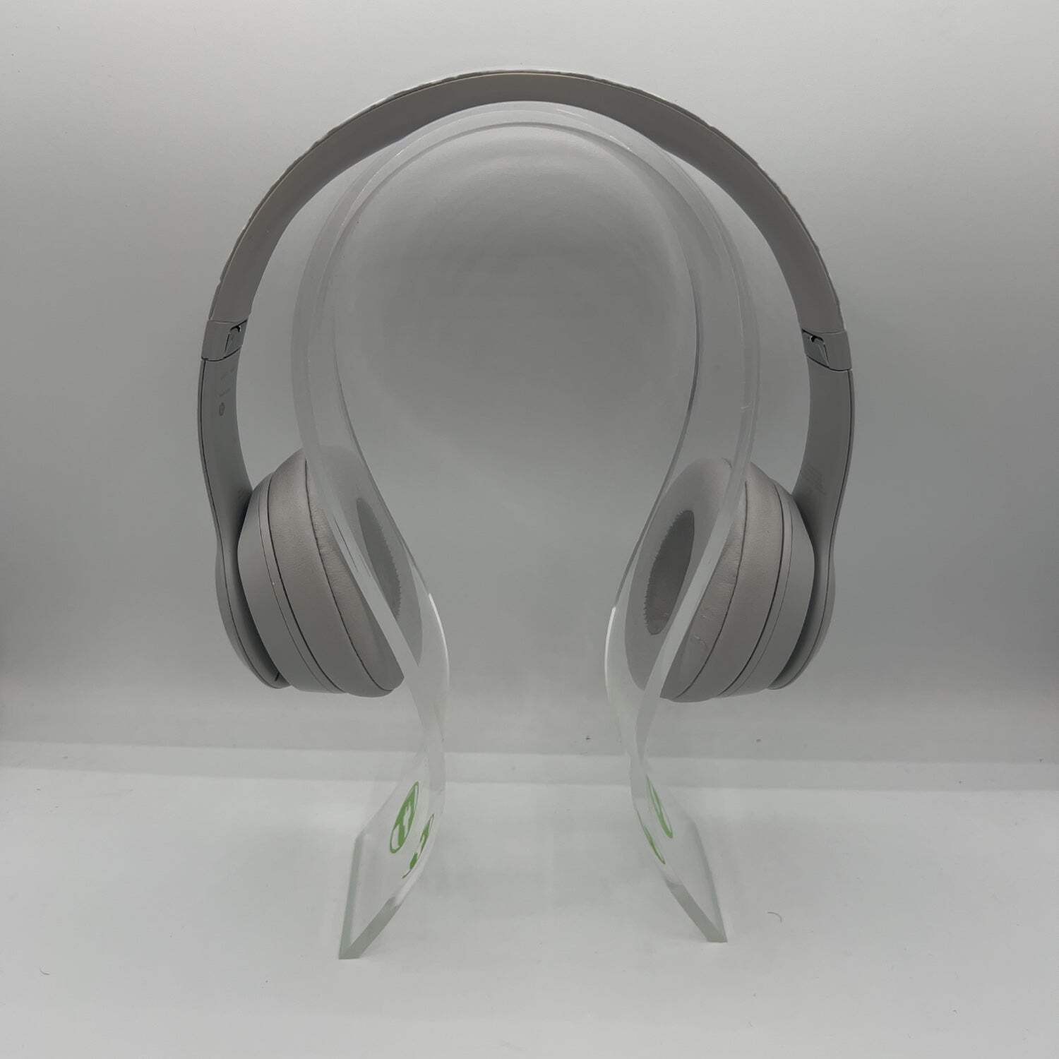 Beats Studio Pro Wireless Over-Ear Bluetooth Headphones Black Gold MUW23LL/A