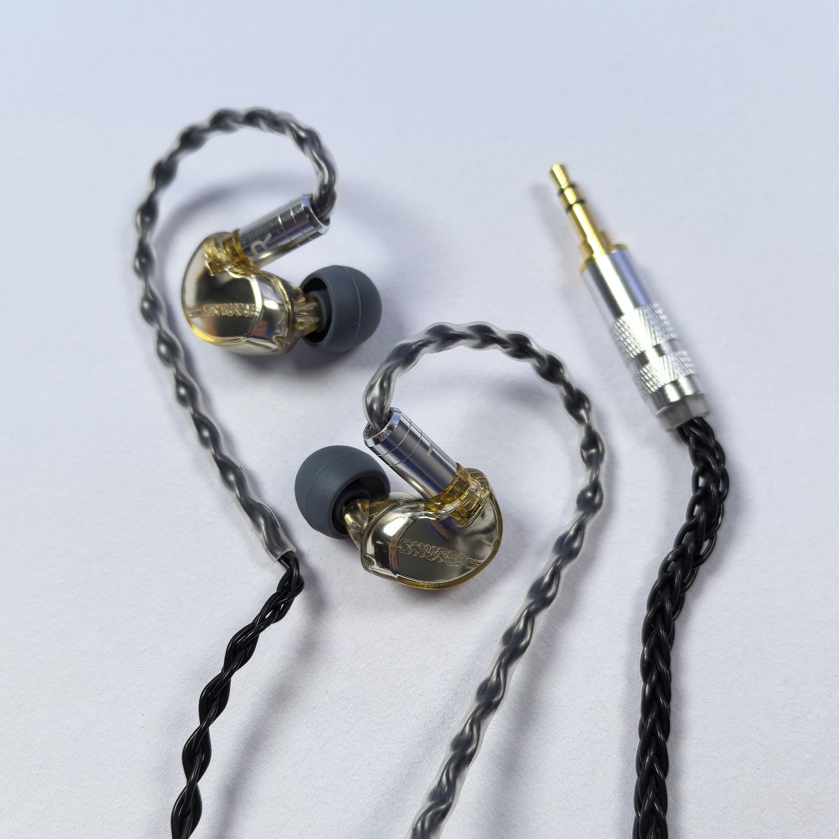 Shure SE535 Professional Sound Isolating Earphones Wired In-Ear Headphones Gold
