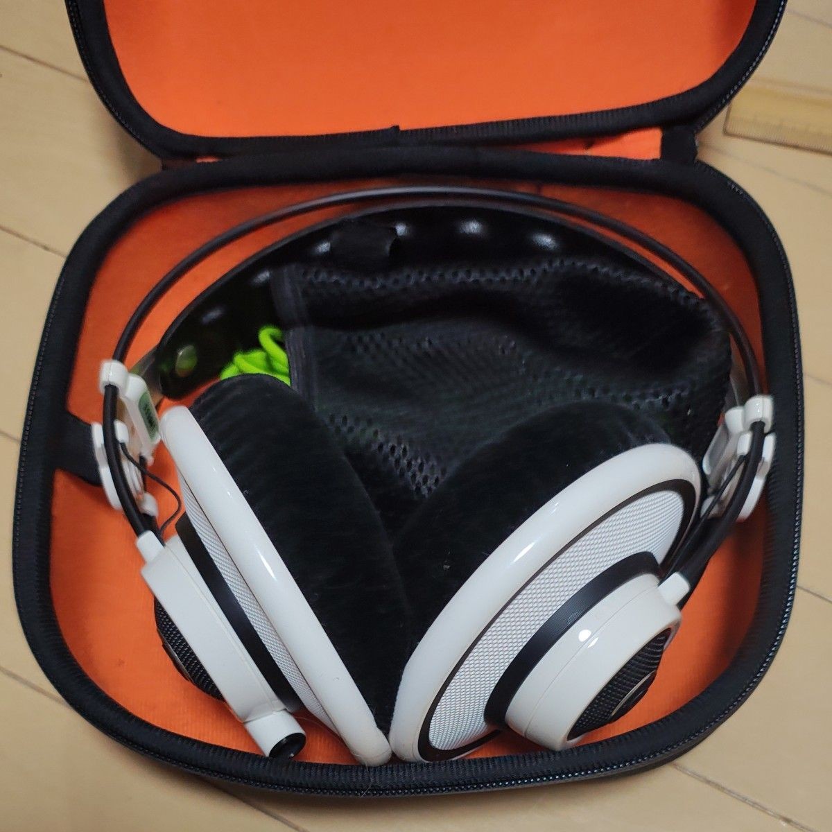 AKG K702 Black White Headphones Open Back Case Used