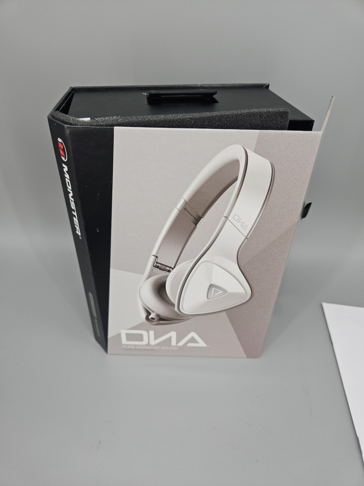 Monster DNA On Ear Headphones Wired White Gray With Box Tested