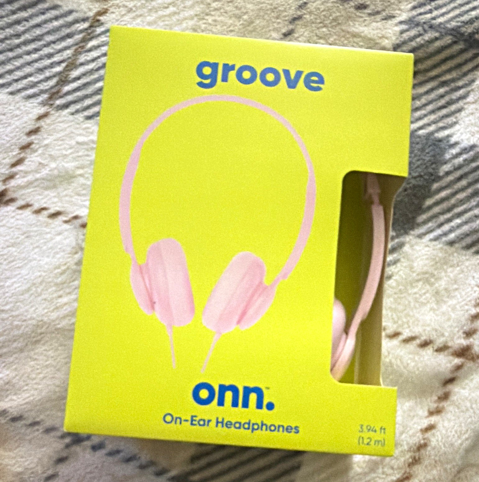 onn. groove On-Ear Pink Headphones Adjustable Lightweight 3.5mm 3.94 ft