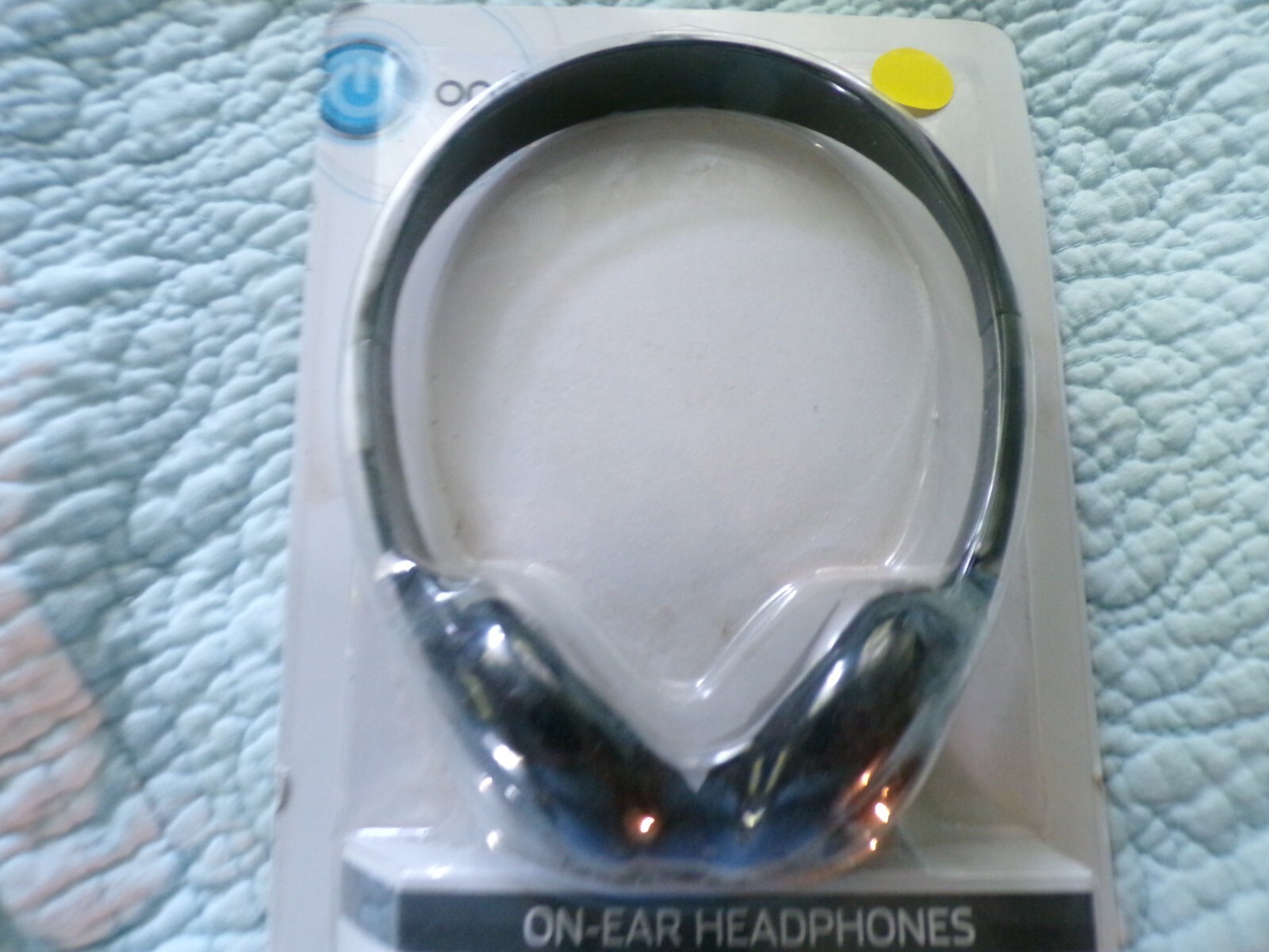 ONN On-Ear Headphones Lightweight Design and Adjustable 3.5mm Aux Plug 131407