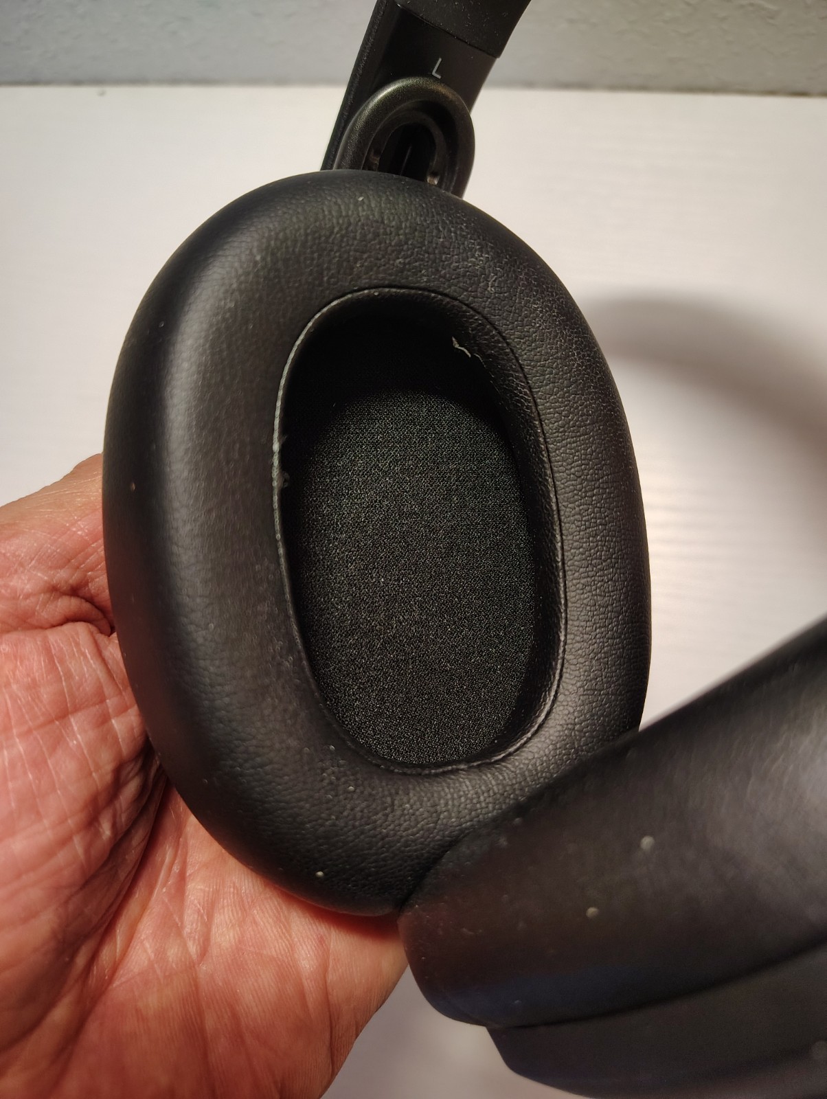 AKG K371-BT Bluetooth Wireless Closed Back Headphones In Good Condition (READ)