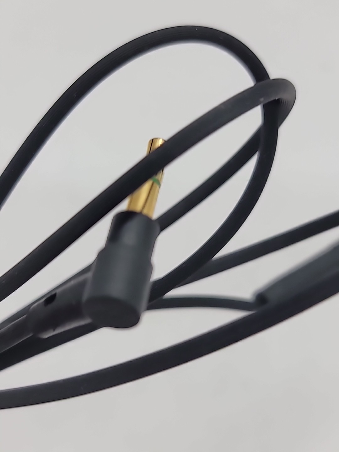 Genuine Sennheiser Audio Cable 3.5mm-2.5mm Jack for HD 450BT Black