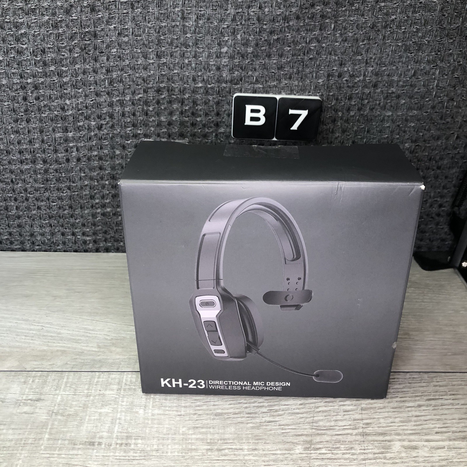 KH–23 Directional Mic Design Wireless Headphones