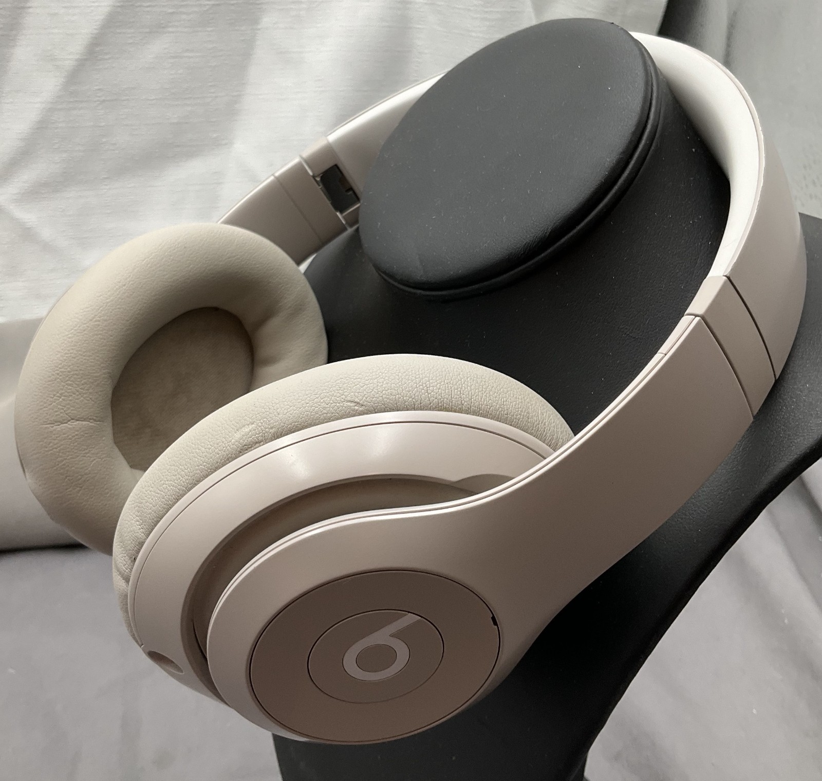 Beats Studio Pro Wireless Noise Cancelling Over Ear Headphones A292A Works EX