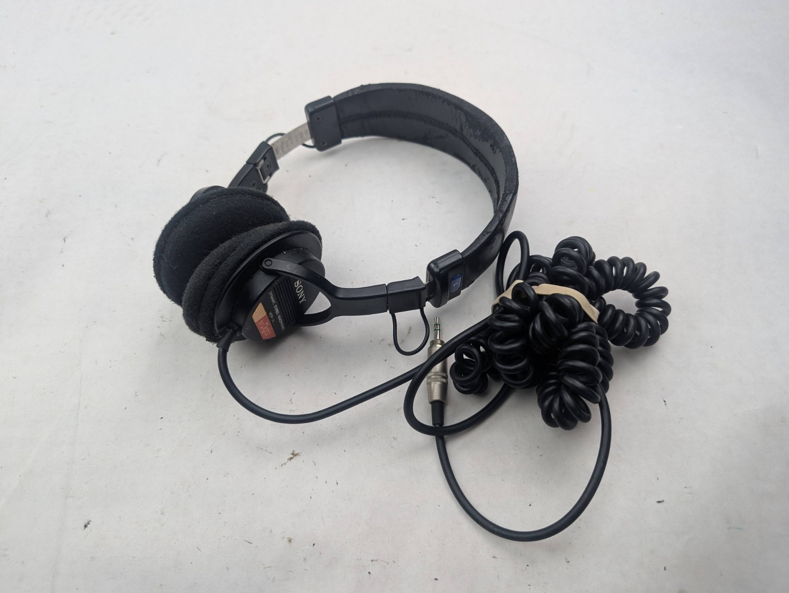 Sony MDR-V4 – Legendary Headphones -Tested Sounds Great Walkman Discman