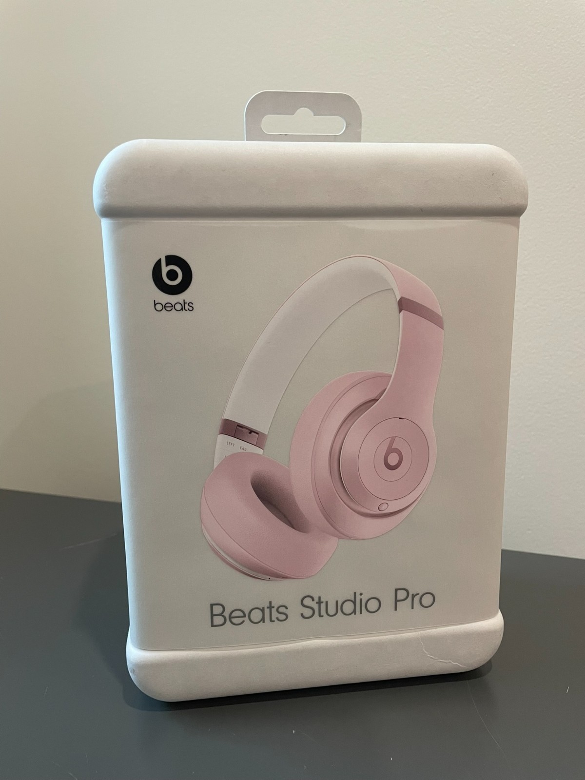 Beats by Dr. Dre Studio Pro Wireless Bluetooth Headphones – Soft Pink ME2E4LL/A