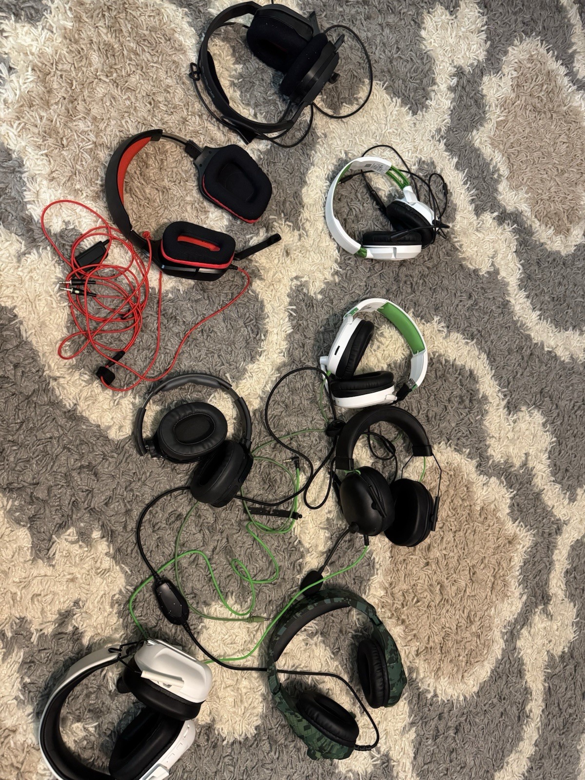 LOT OF HEADPHONES 4 Turtle Beach, 1 Logitech,Astro,butfulake,unknown See Pic