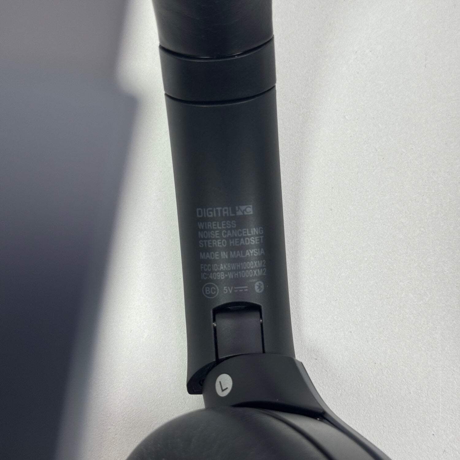 Sony wh1000xm2 Wireless Over-Ear Bluetooth Headphones Black WH1000XM2