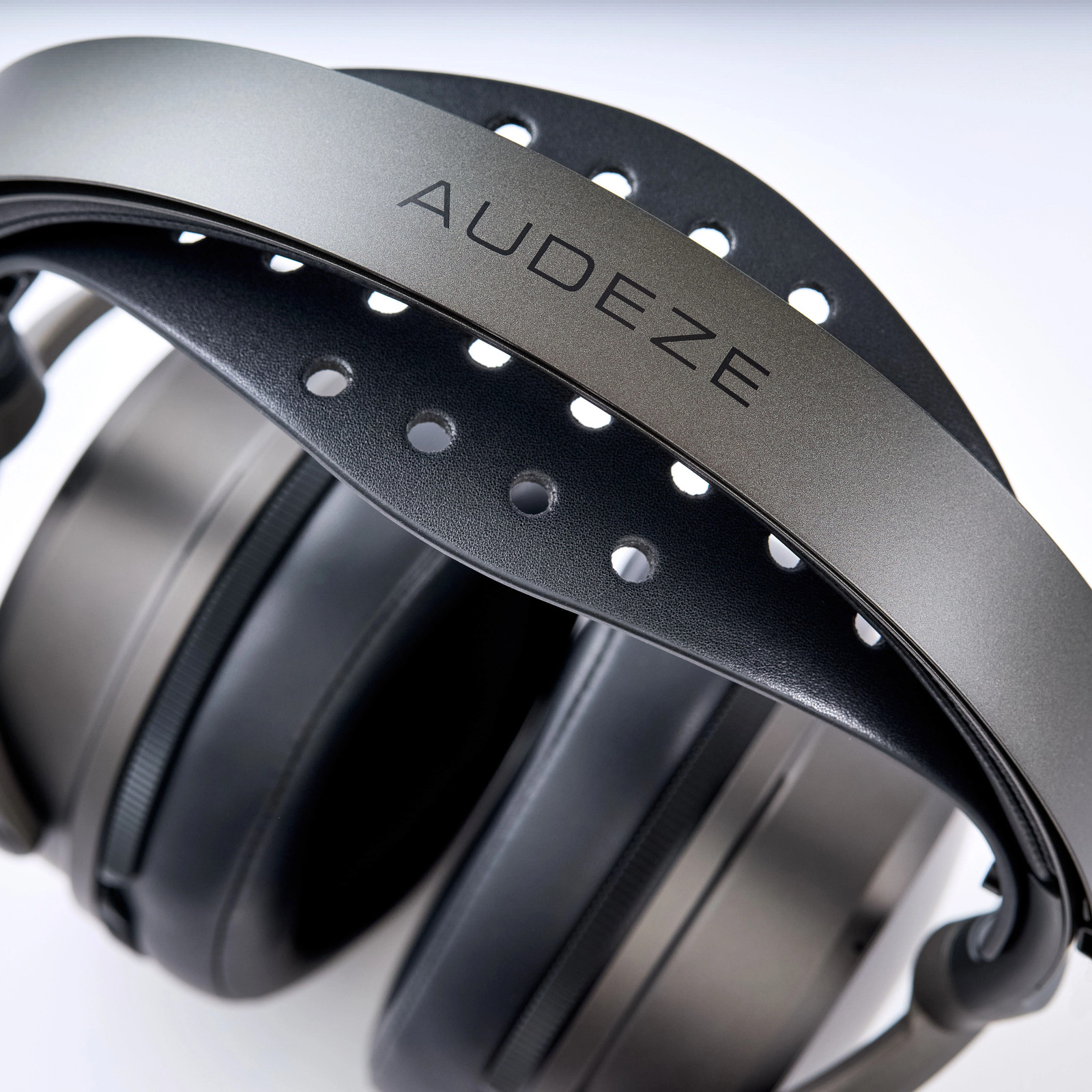Audeze Maxwell 2 gaming headphones for PS