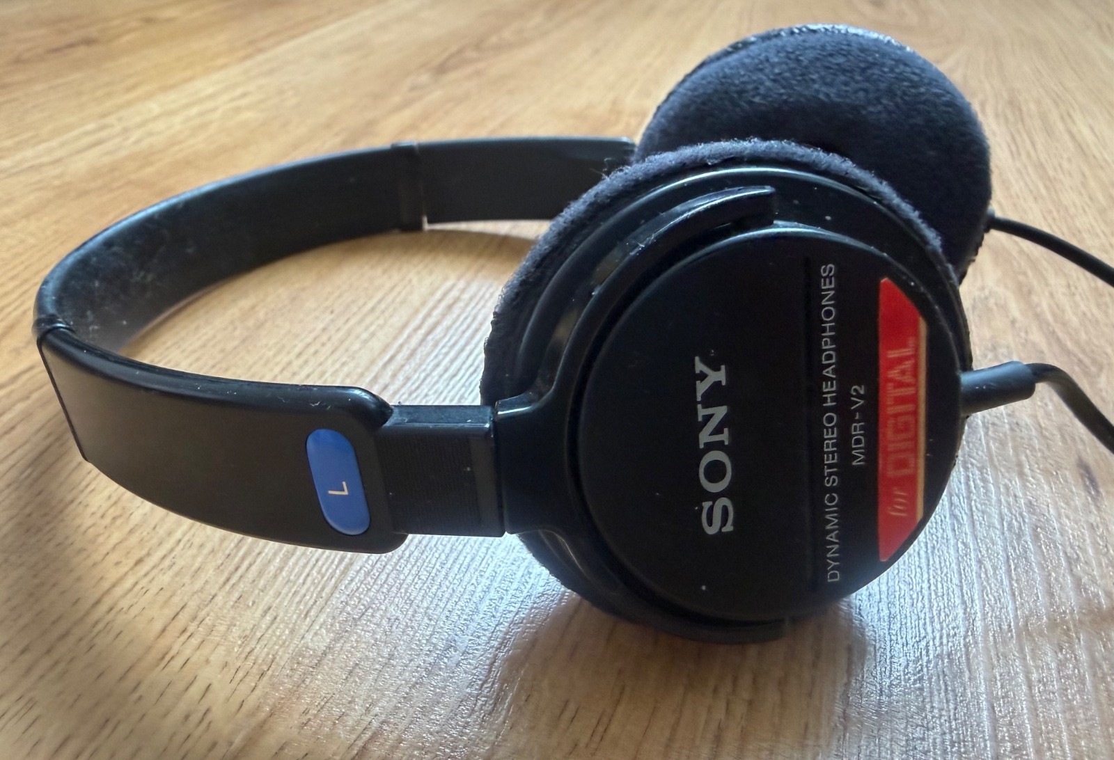 Vintage 80s Sony MDR-V2 Over the Ear Headphones Tested & Works need plug repair!