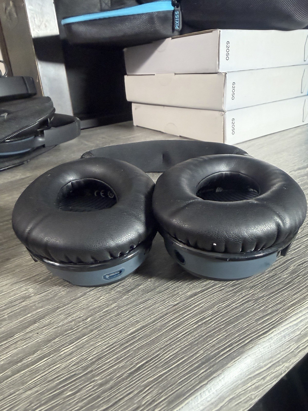 Bose SoundLink Around-Ear II AE2W Wireless Bluetooth New Pads.