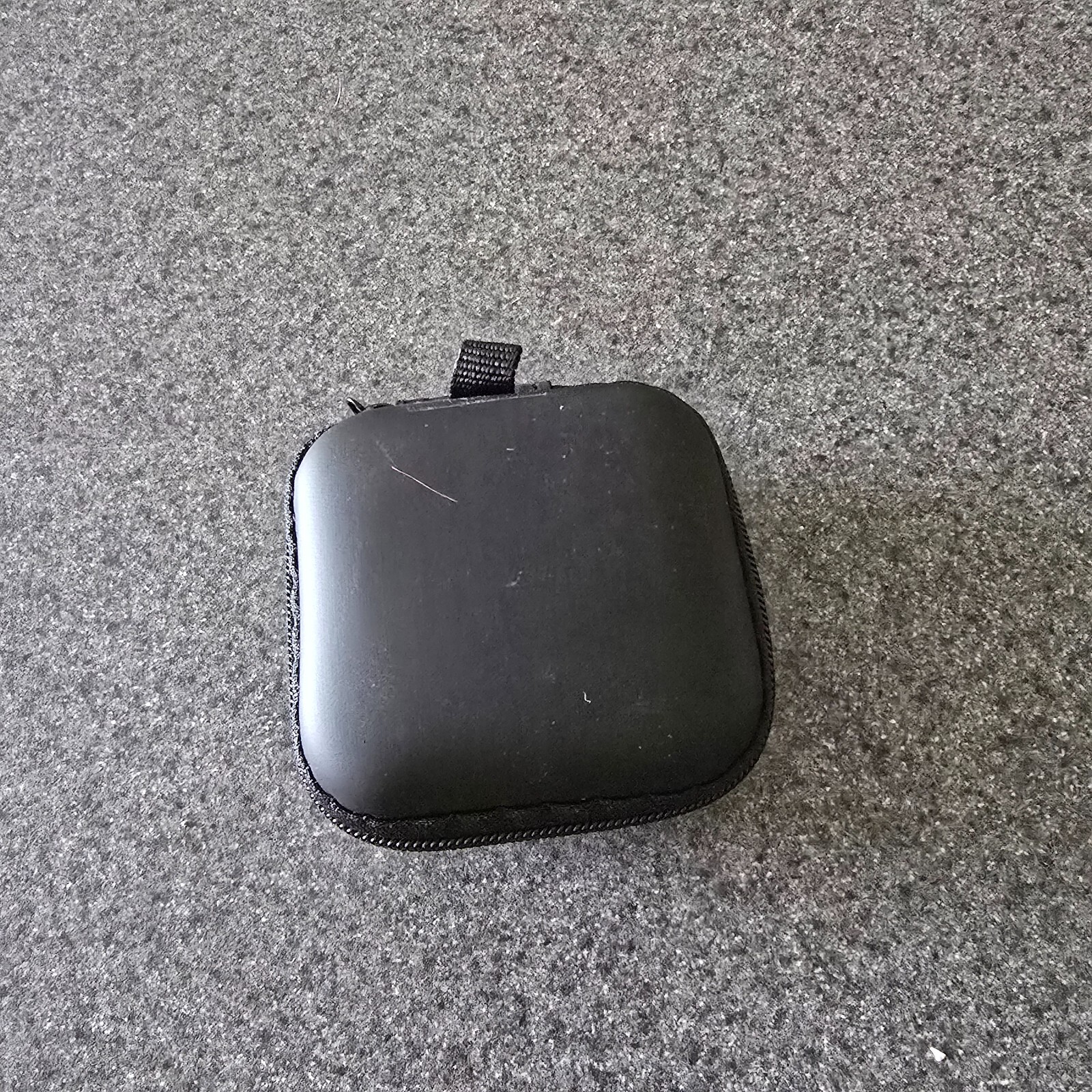 Indian River Hospital Wireless White Earbuds Black Case USB Charger USA Seller