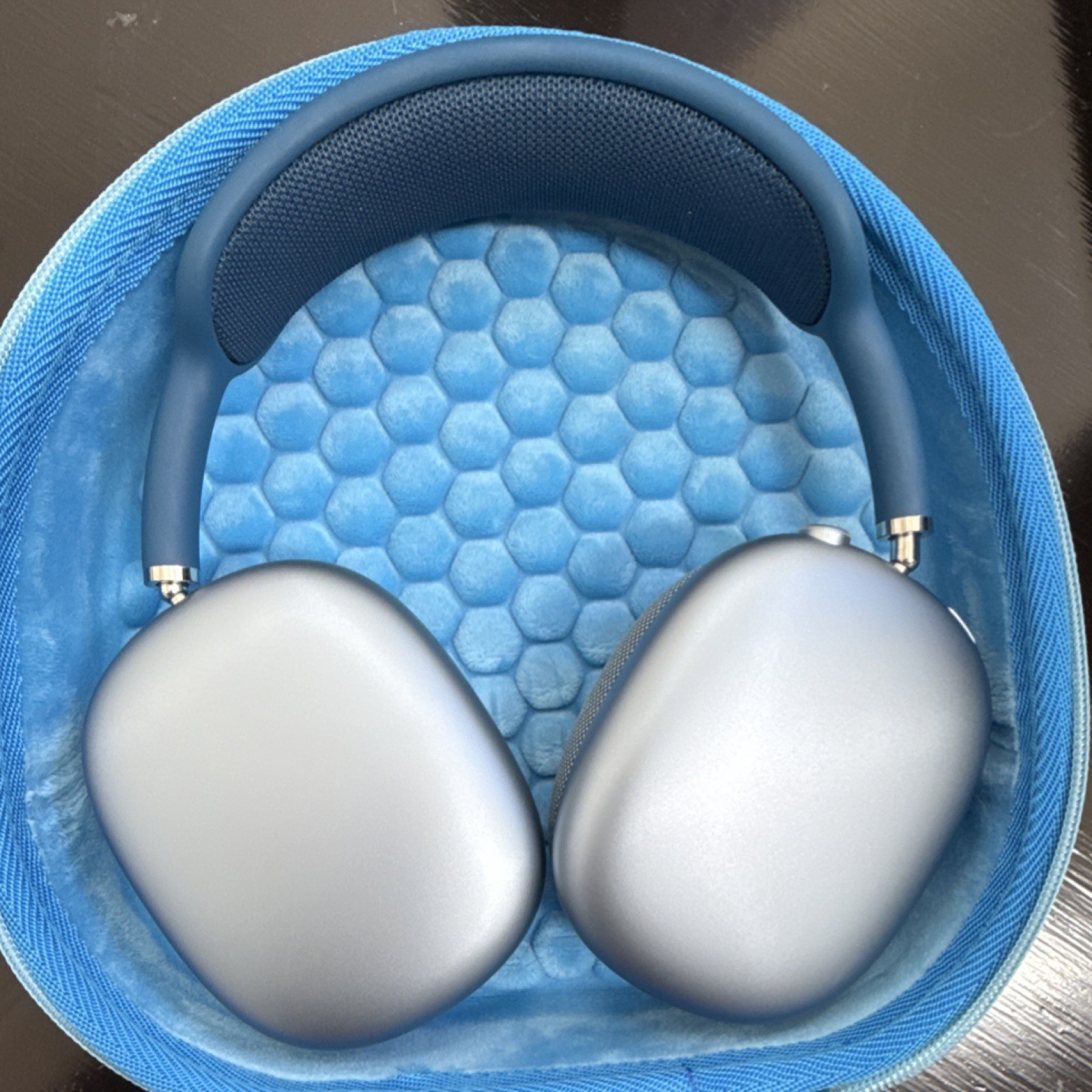 Apple AirPods Max Wireless Noise Cancelling Headphones Blue Silver Built-In Mic