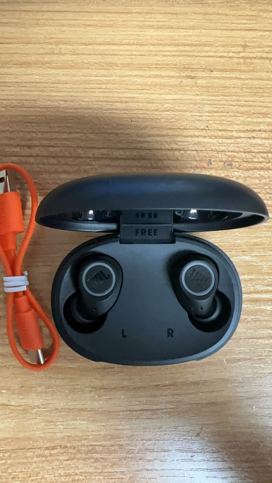 JBL Free 2 TWS Black Headphone with charge case and cable