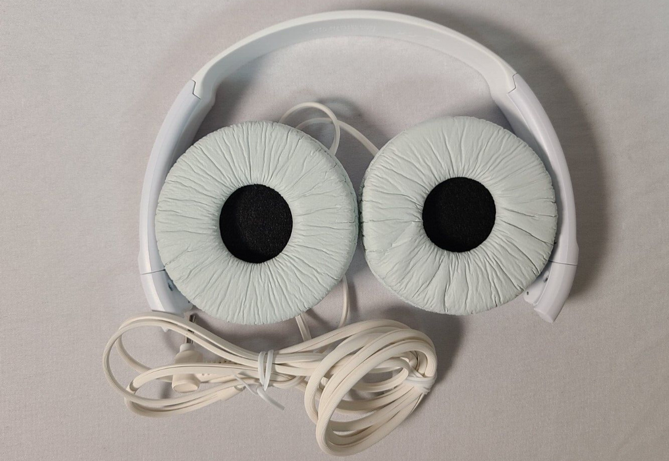 Sony MDR-ZX110 Ear-Pad (On the Ear) Headband Headphones – White