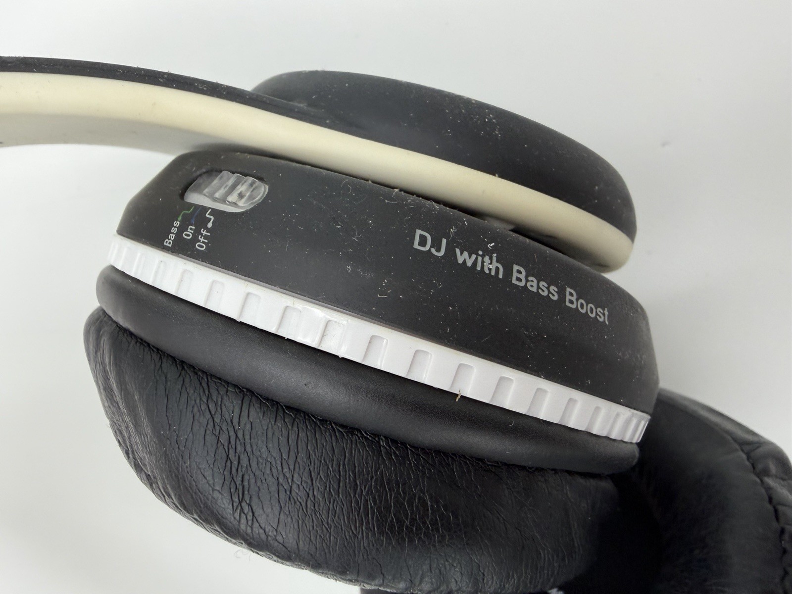Fanny Wang FW-HEADPH-1002 Wired Over-Ear Headphones 40mm Drivers Black White