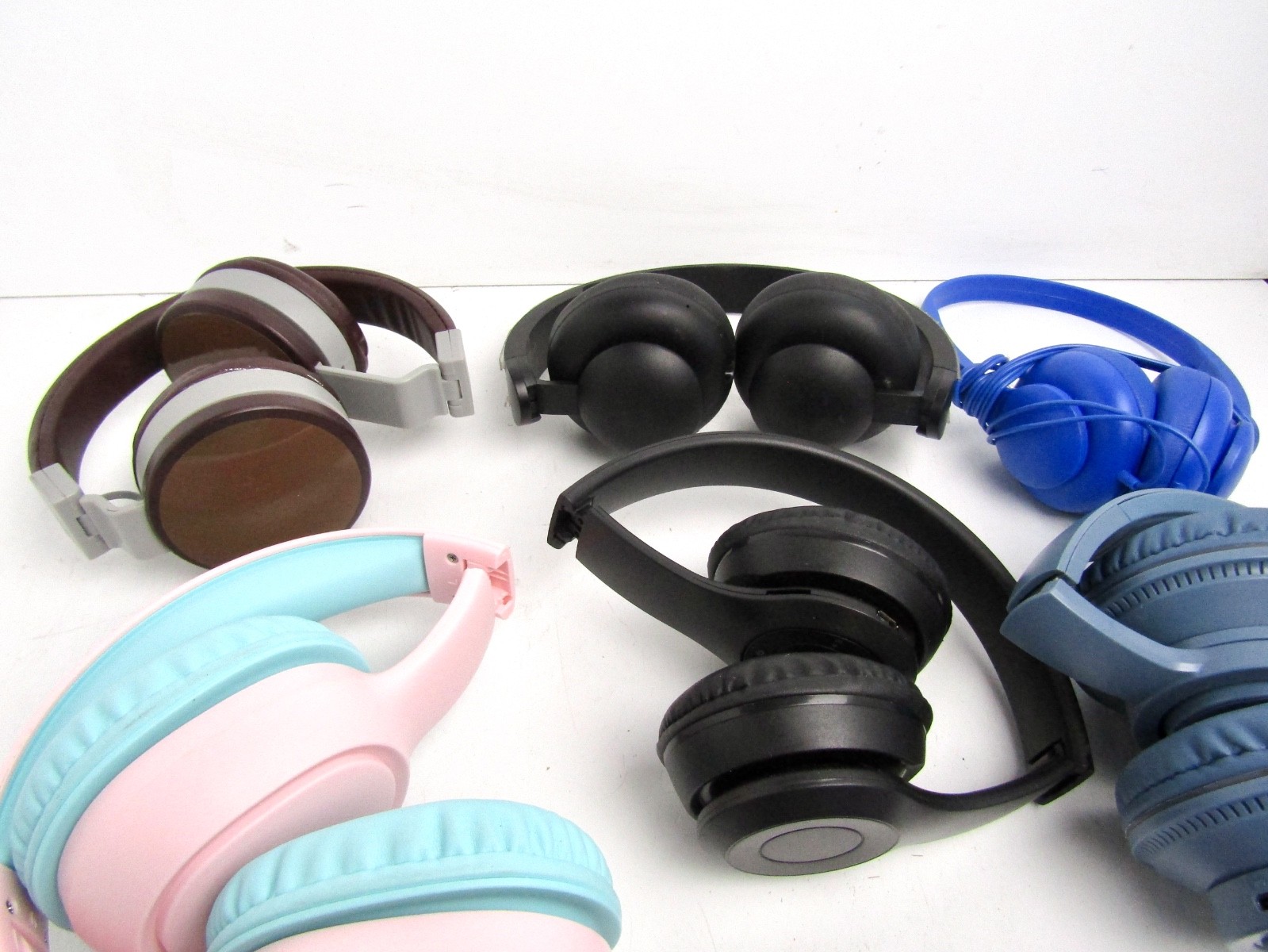 Lot of 8 On Ear Headphones with Adjustable Headband, Wireless & Wired – Used