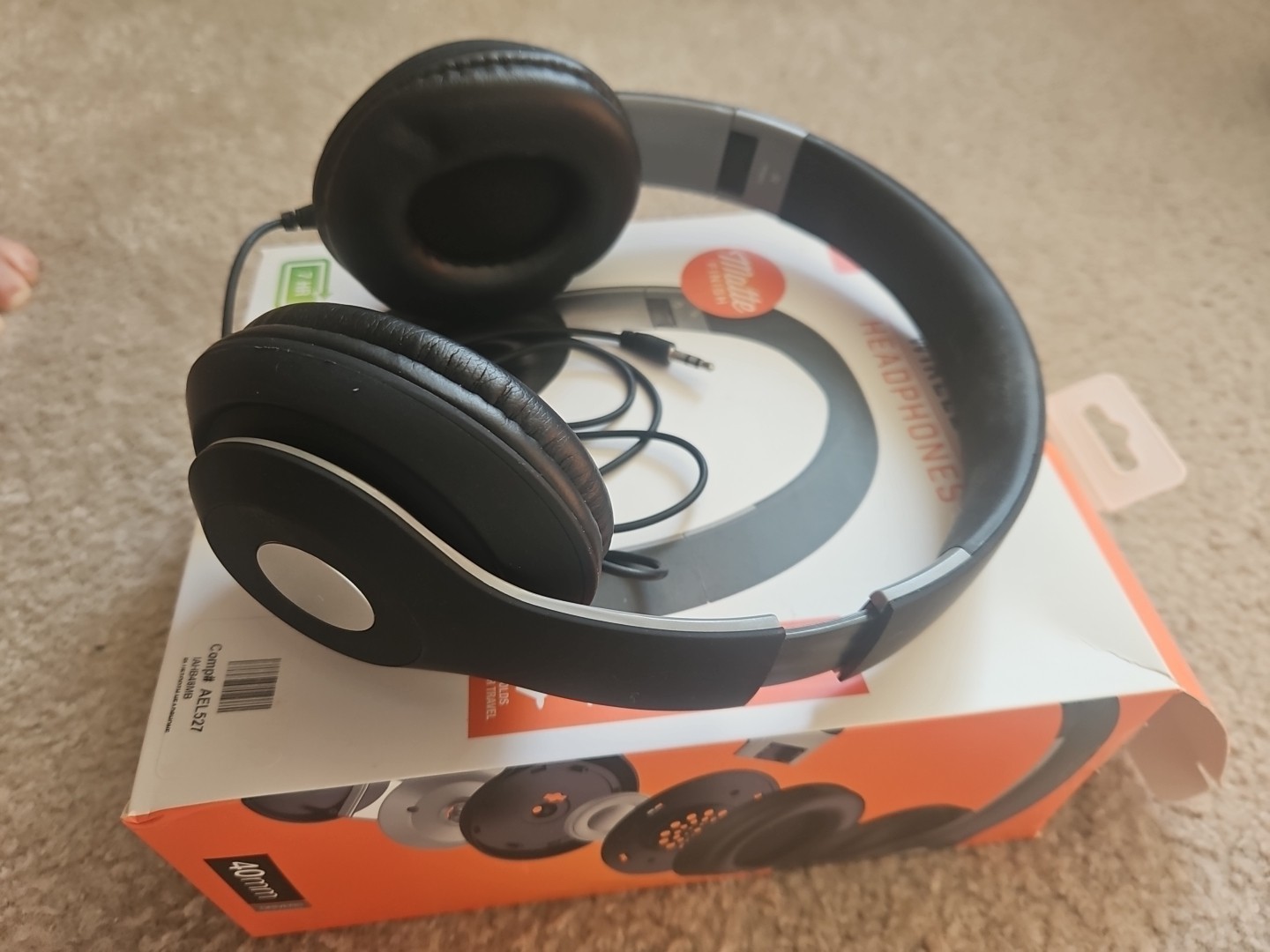 iLive IAHB48MB Bluetooth Over-The-Ear Headphones w/Microphone (Matte Black), New