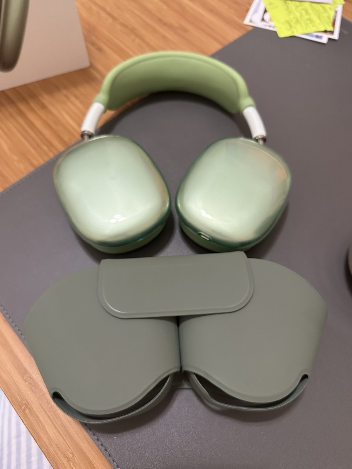Apple AirPods Max Green Over-Ear Headphones w/ Smart Case Bluetooth Lightning