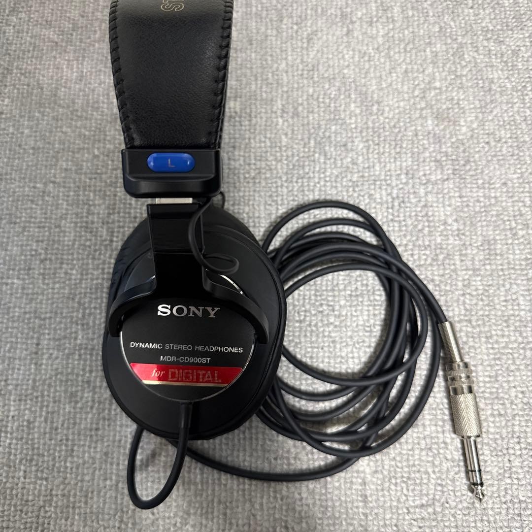 Sony MDR-CD900ST Studio Monitor Headphones Wired Closed Back Preowned from Japan