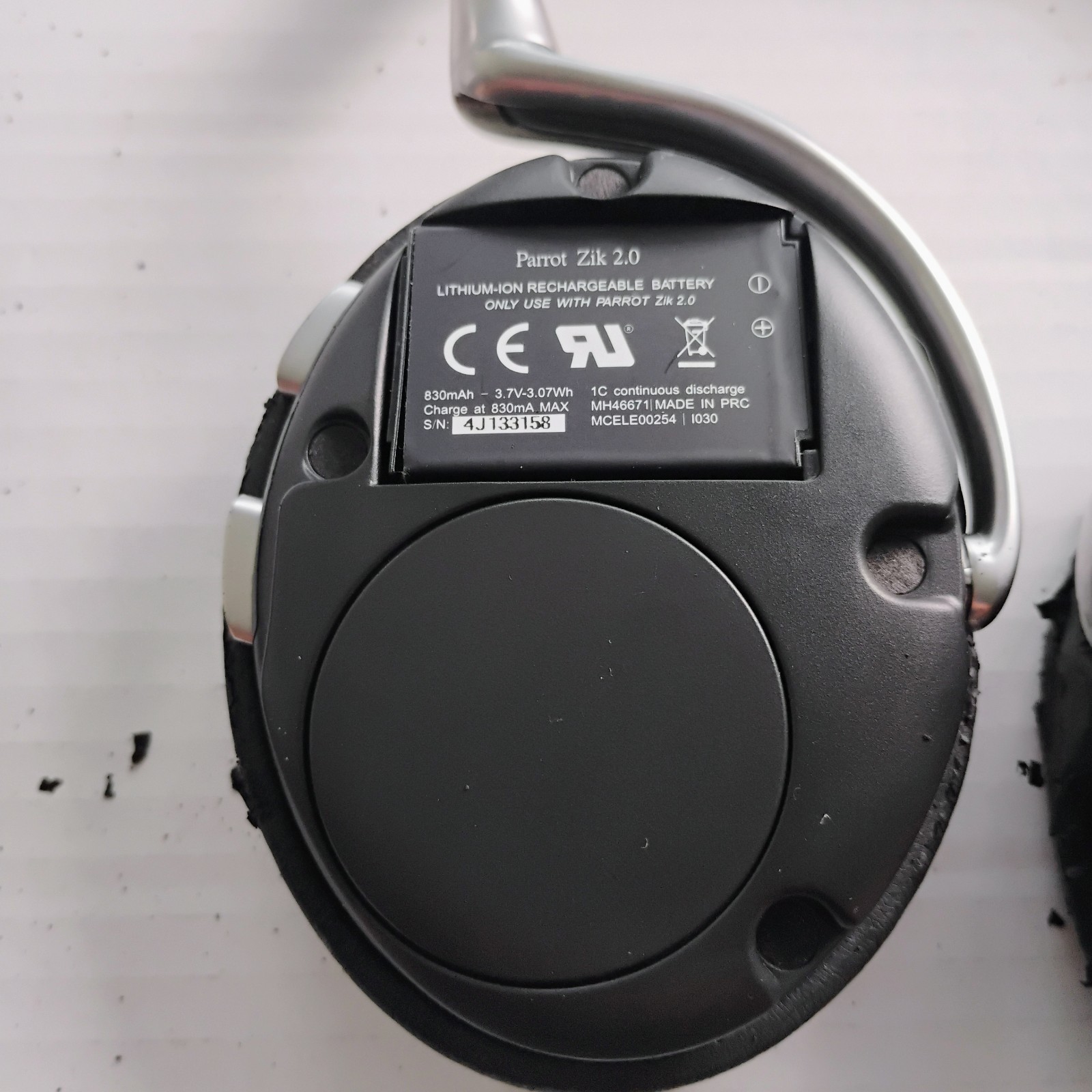 Parrot Zik 2.0 Wireless Noise Cancelling Headphones Need New Earpads