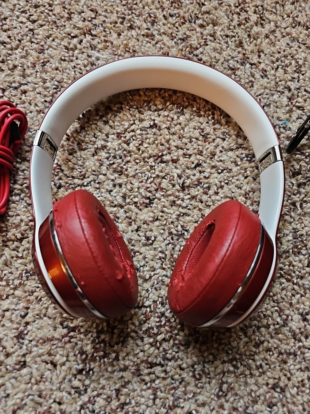 Beats by Dr. Dre Solo2 Wired On-Ear Headphones Luxe Edition – Red