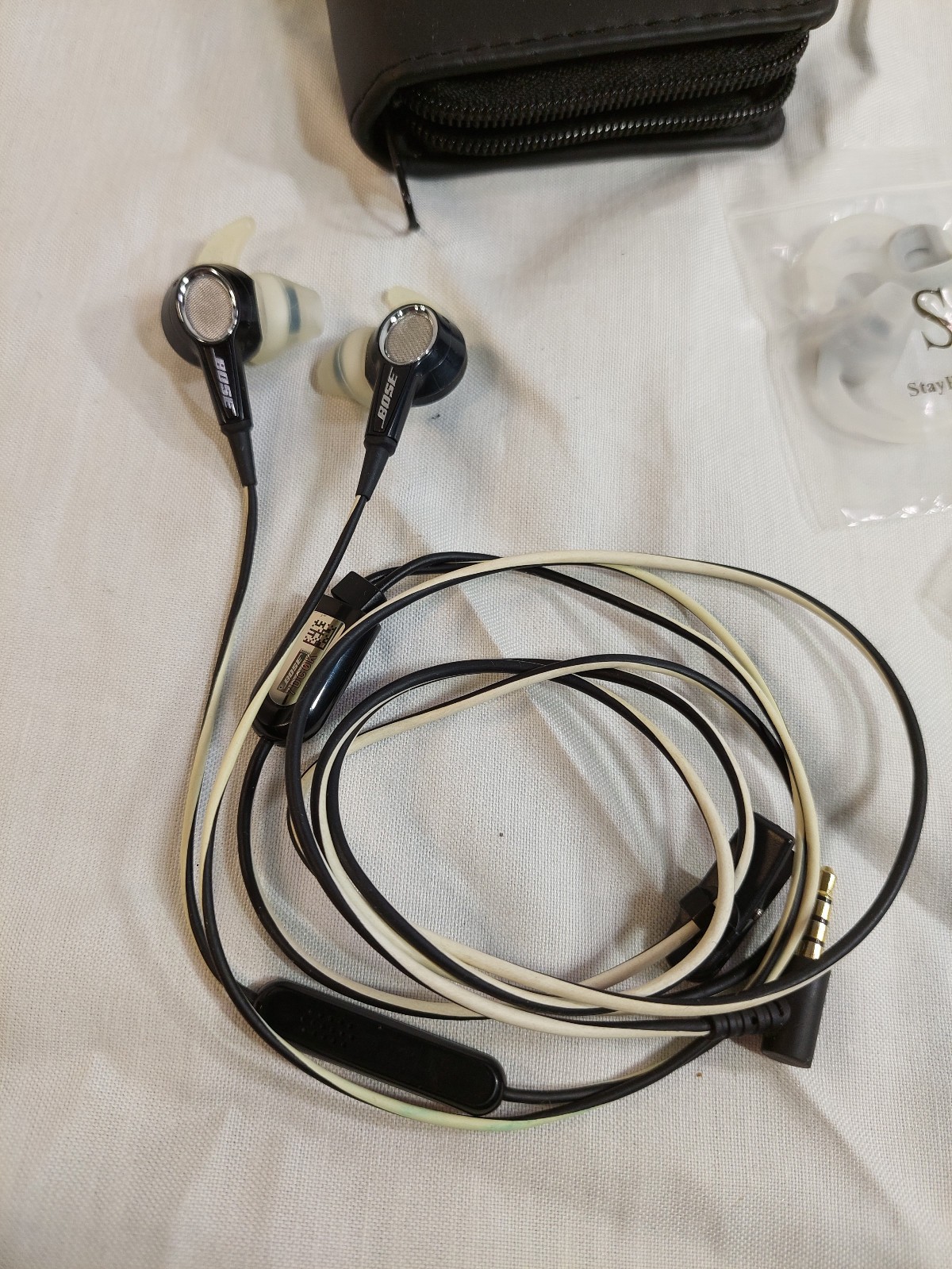 Bose Triport IE2 Wired 3.5mm Headphones | Black White Earbuds