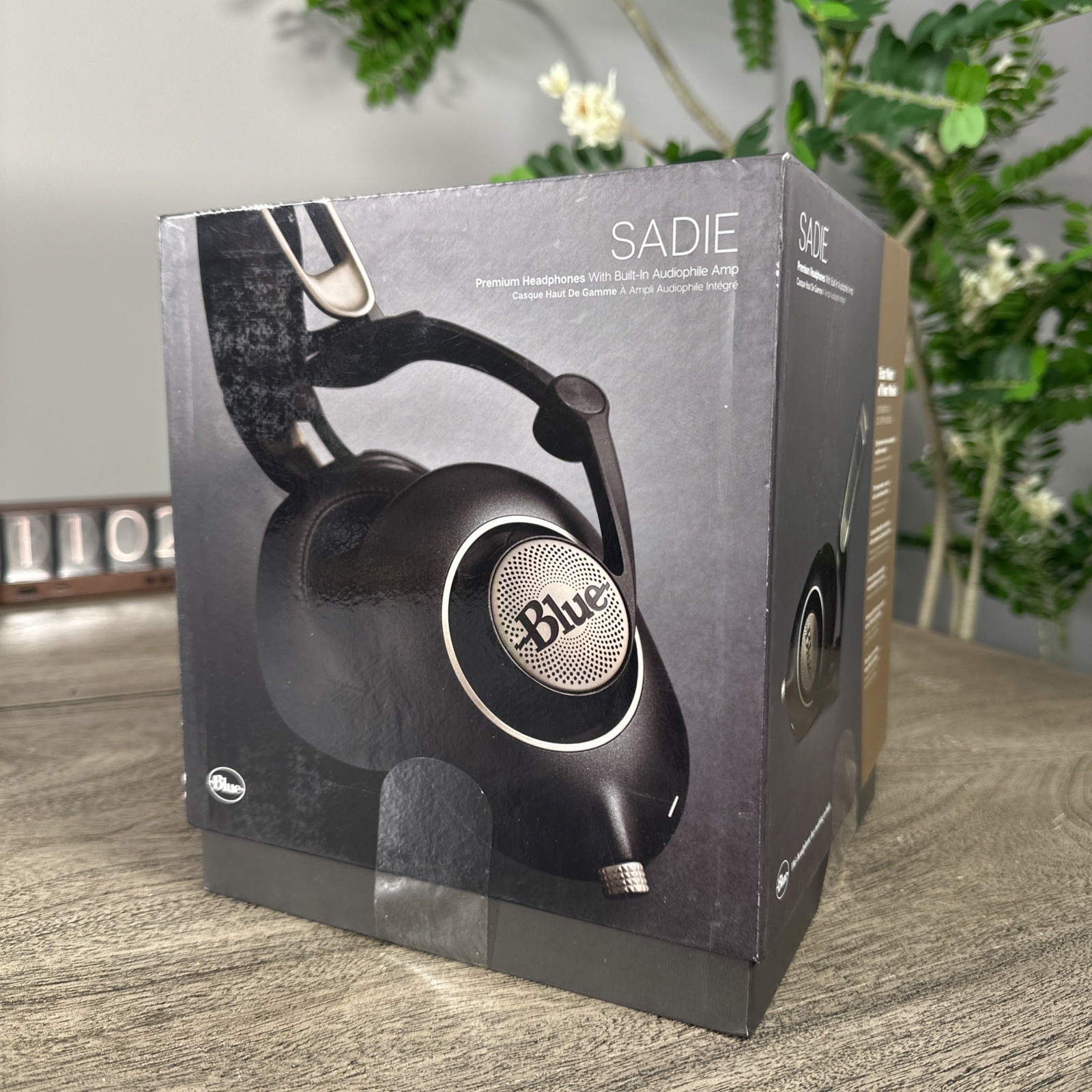 Blue SADIE Over-Ear Closed-Back Headphones – Hi-Fi/Studio, Built-in Amp
