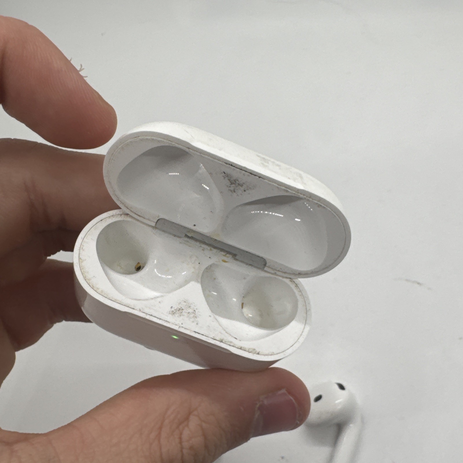 Apple AirPods 4th Gen ANC with MagSafe Charging Case A3056 A3055 A3059 MXP93LL/A