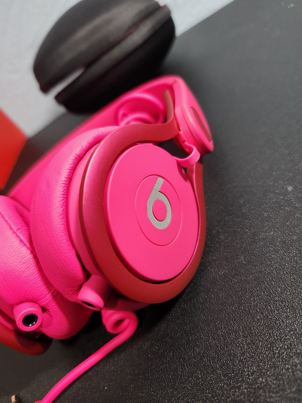 Beats by Dr Dre Mixr On-Ear DJ Headphones Magenta Pink Wired with Case & Aux Cab