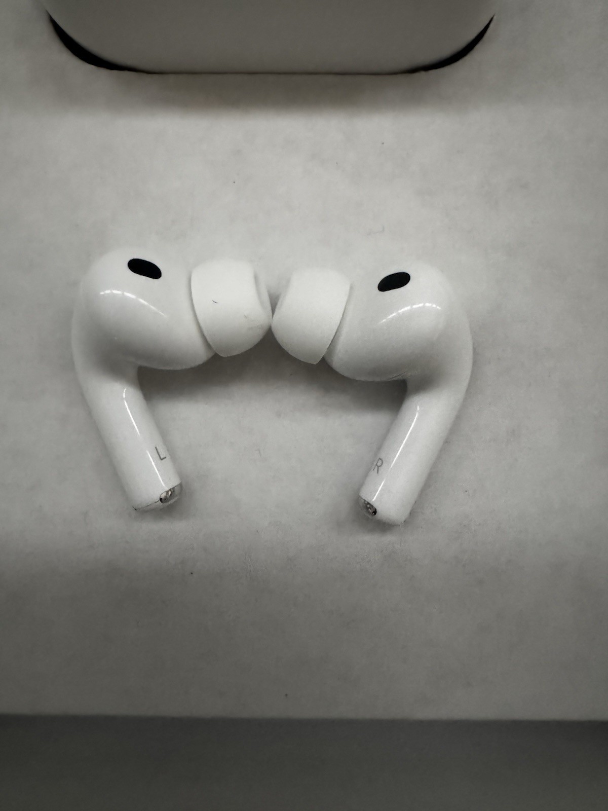Apple AirPods Pro 3 Bluetooth In-Ear ANC Earbuds w/ MagSafe Case White