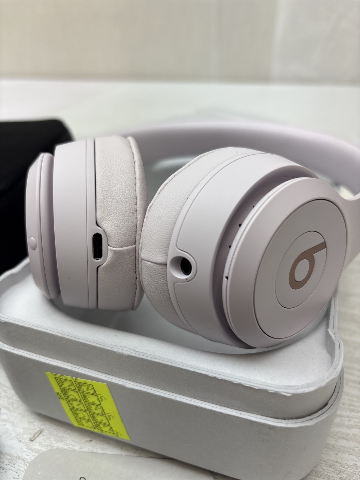 Beats Solo 4 Wireless On-Ear Headphones, Cloud Pink A10