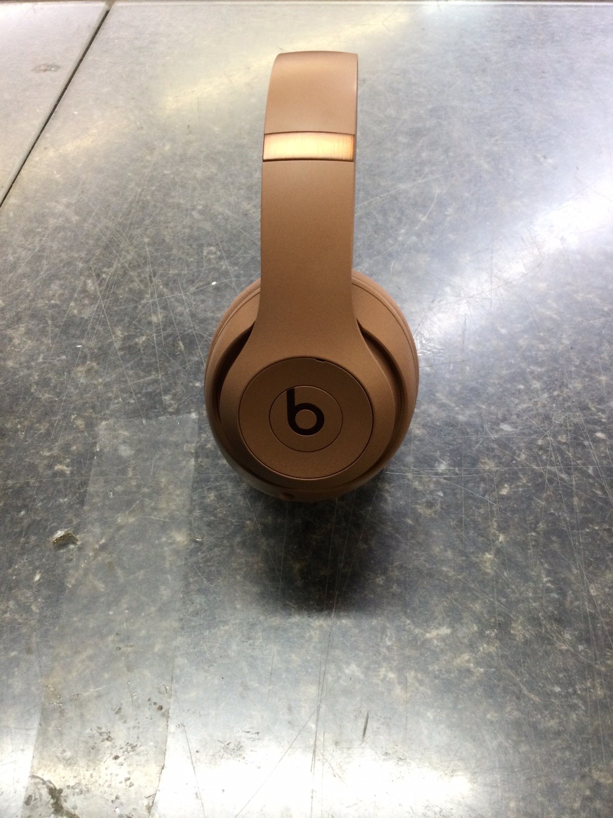Beats Studio Pro x Kim Headphones (DJ2004001)