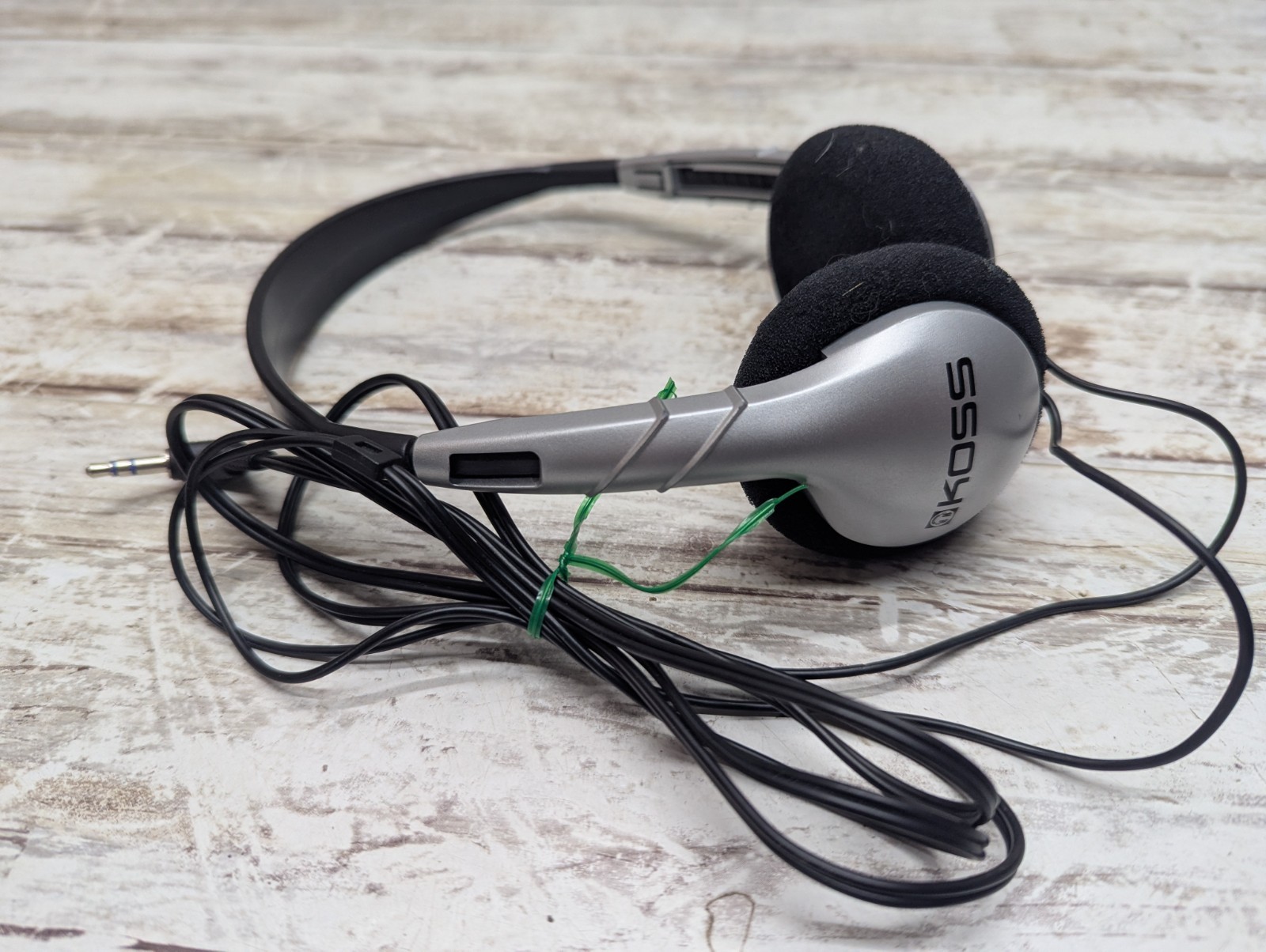 Koss KPH/6 Portable Stereophone Ultra Light Headphones Tested