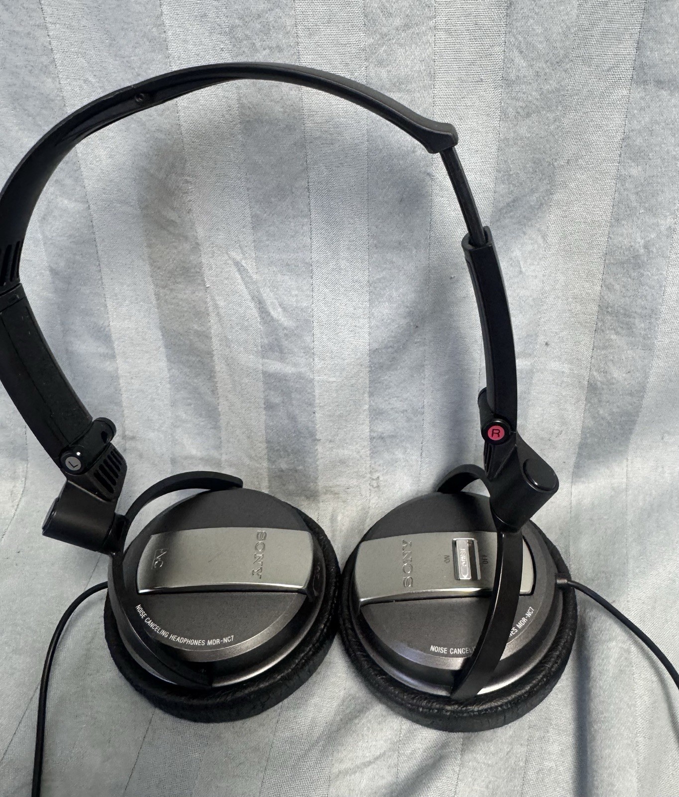 SONY MDR-NC7 Black Folding Noise Canceling On-Ear Headphones. 3.5mm. Tested