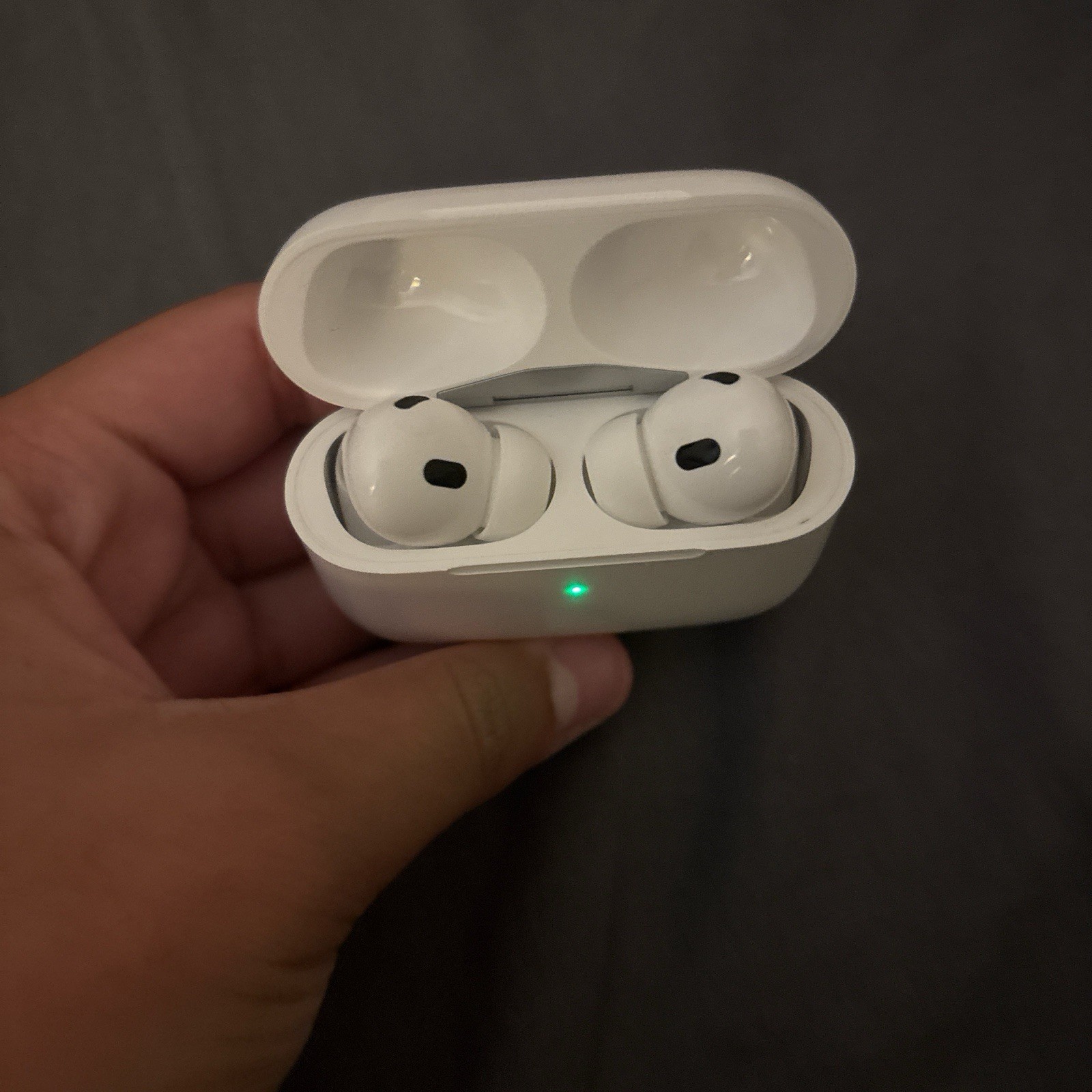 Apple AirPods Pro (2nd Gen) Wireless Bluetooth Earbuds White Built-In Mic