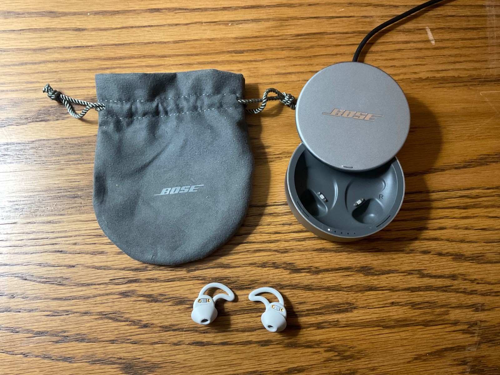 Bose Sleepbuds Wireless In-Ear Earbuds Noise-Masking Headphone White Used