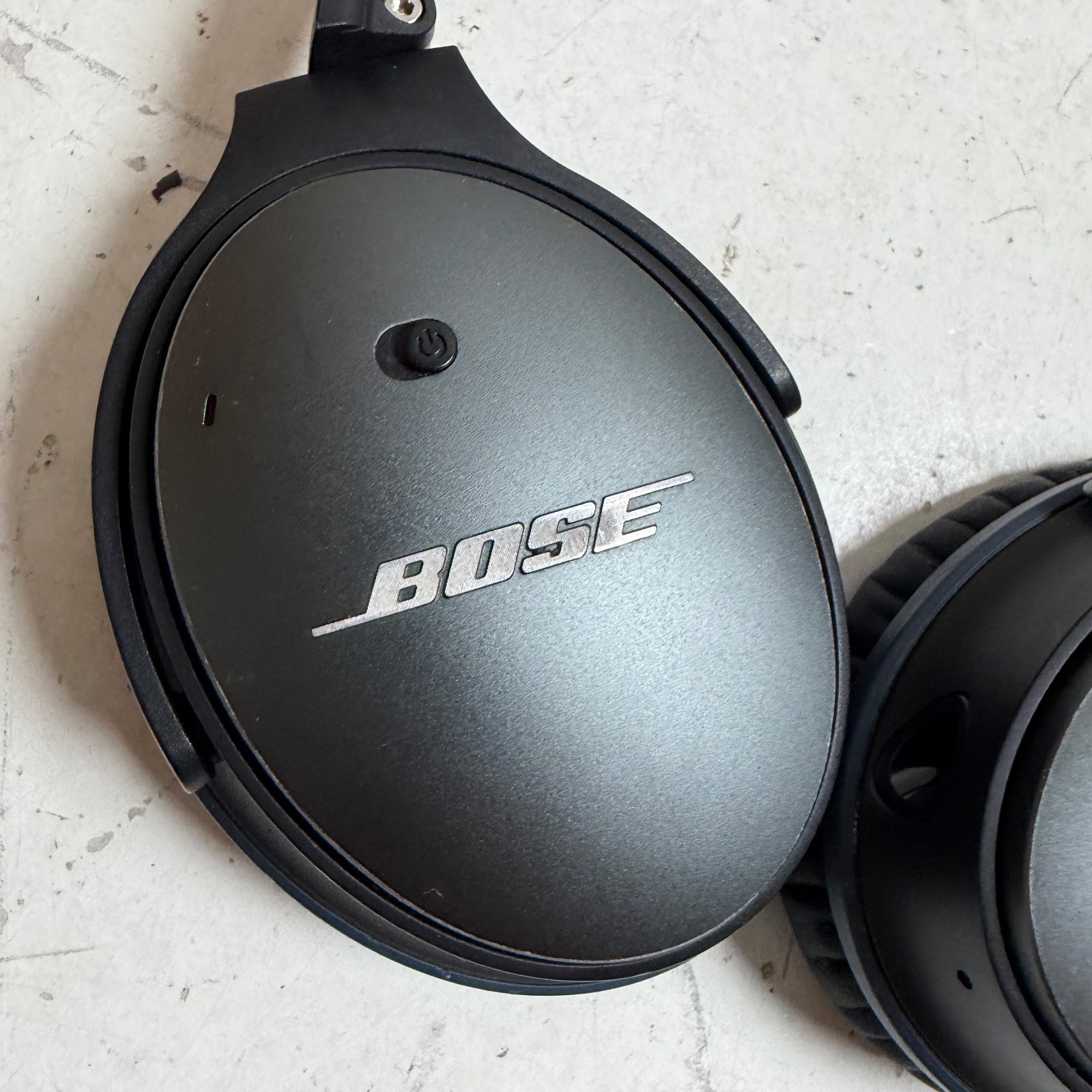 Bose QuietComfort 25 QC25 Dark Gray Noise-Canceling Stereo Wired Headphones
