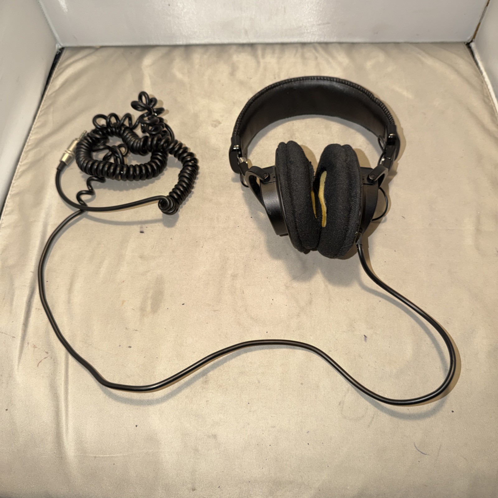 Sony MDR-V6 Over the Ear Headphones, Adjustable Head Band, Needs Ear Pads