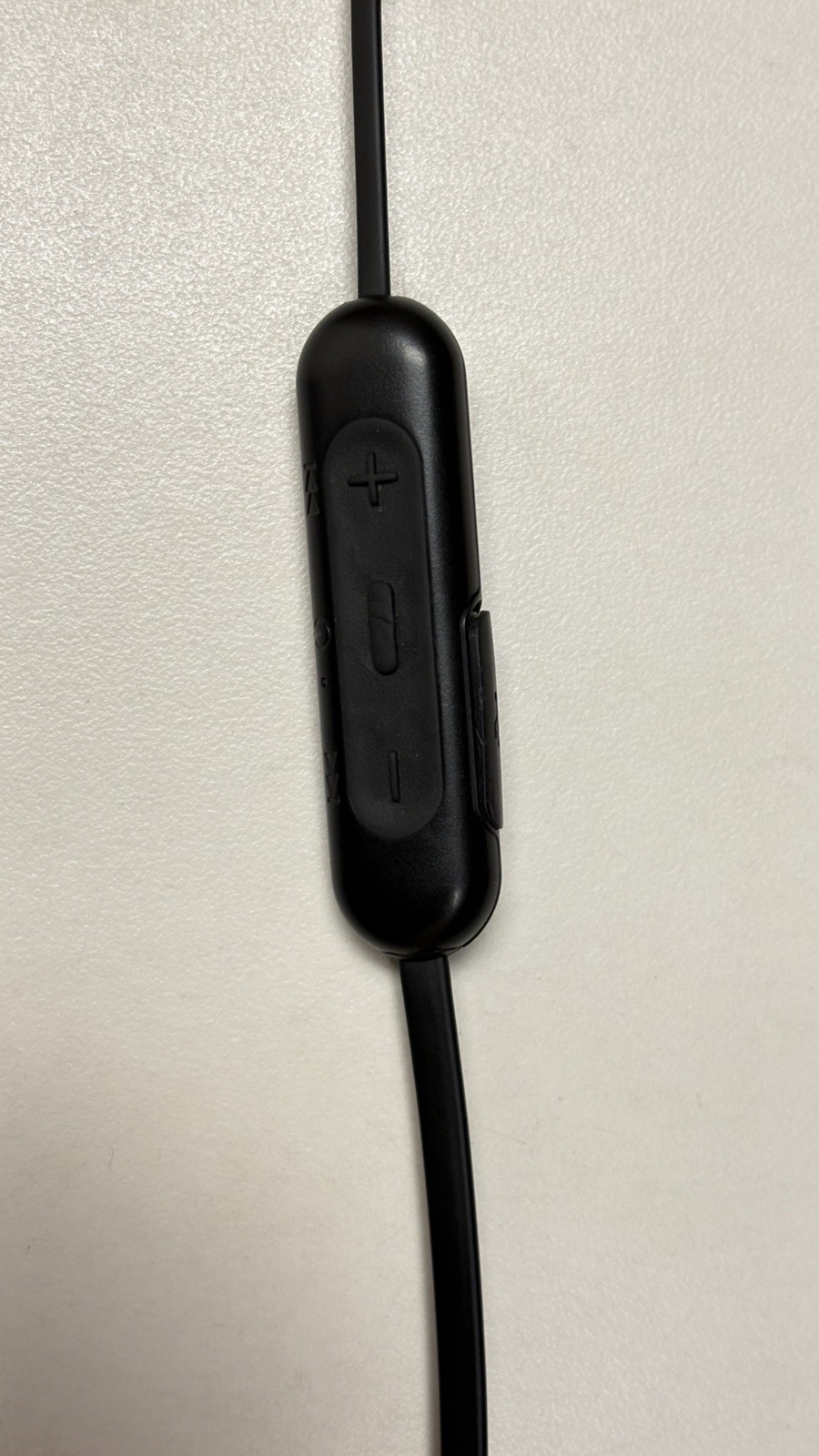 Sony WI-XB400 Extra Bass In Ear Headphones -Black (Not working) FOR PARTS ONLY