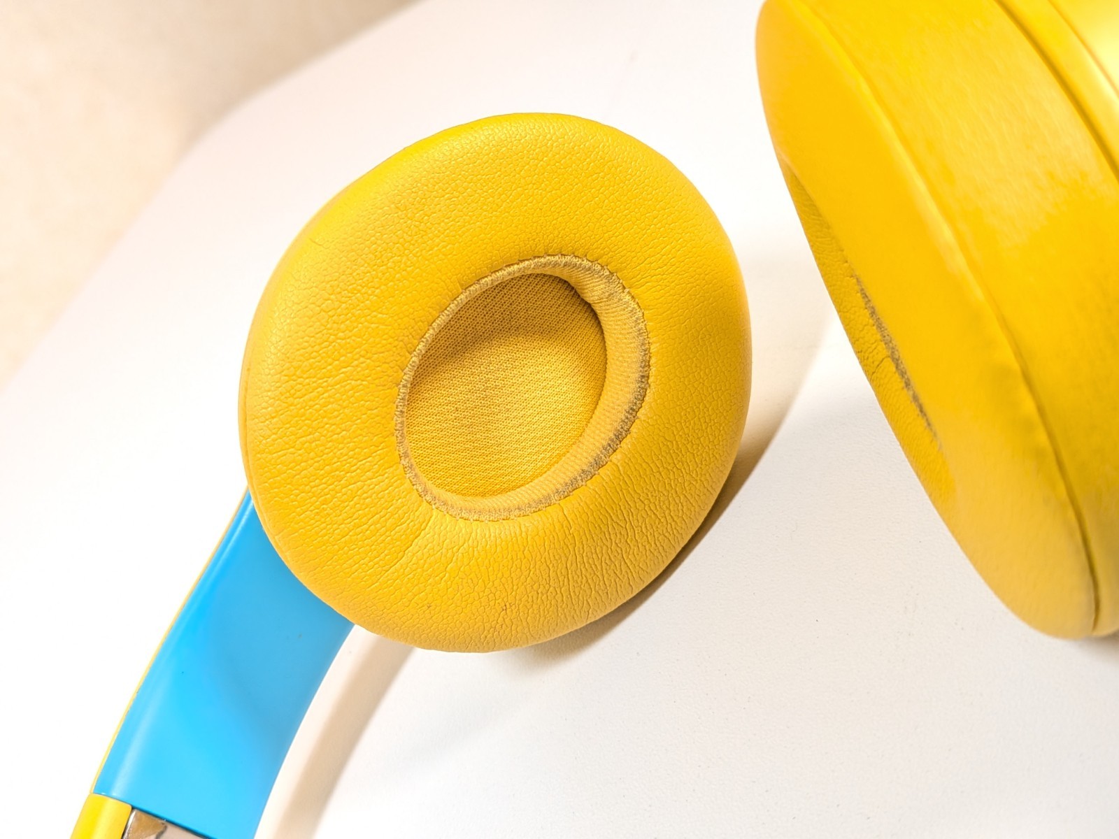 Beats Solo3 Club Collection Yellow Wireless Bluetooth Headphones Blue Solo 3
