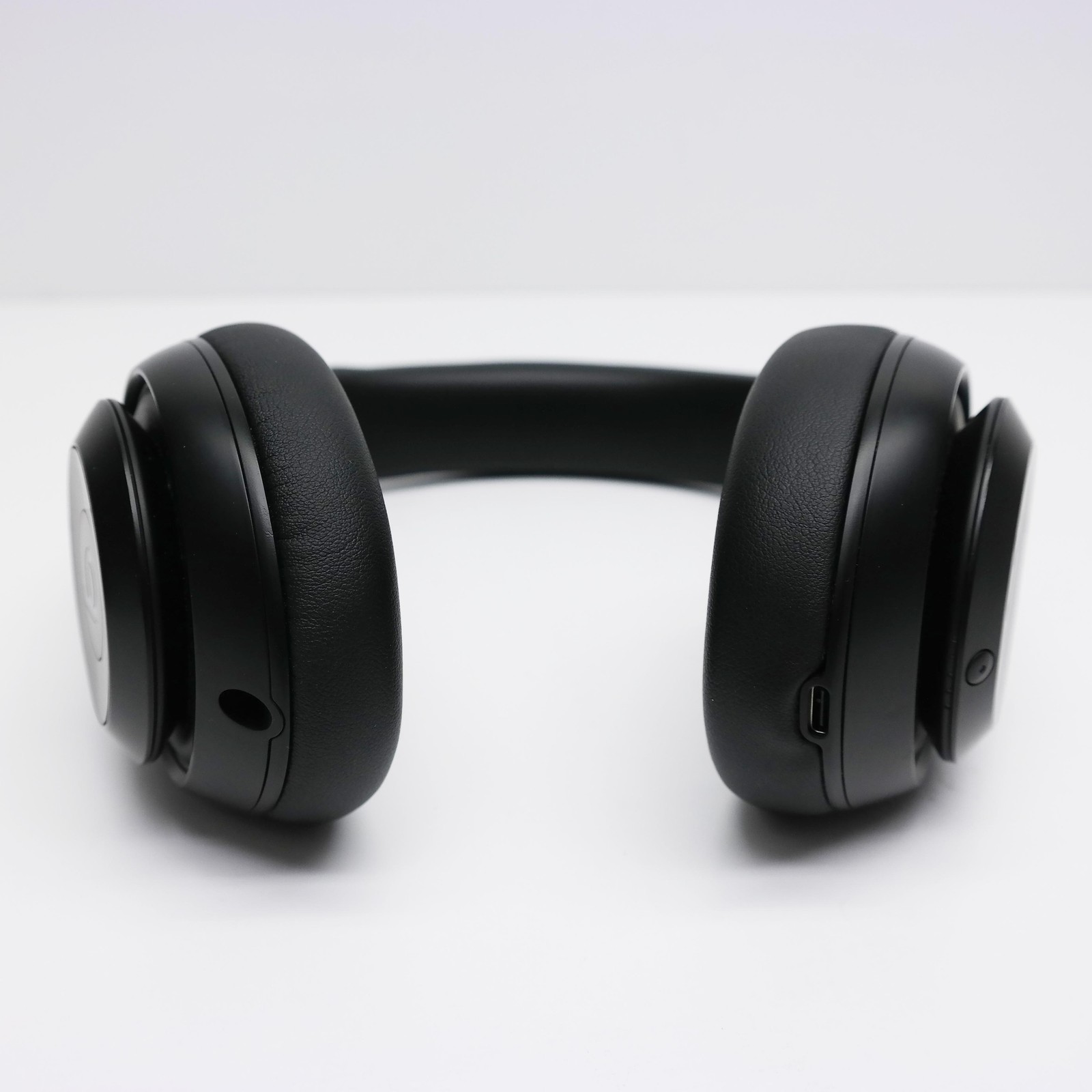 Beats by Dr. Dre Studio Pro Over Ear Headphones MQTP3LL/A Black READ