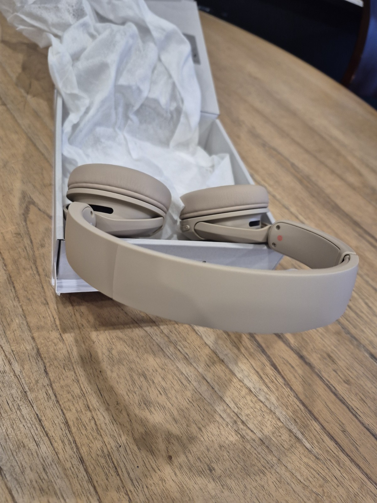 Sony WH-CH520 Over Ear Wireless Bluetooth Headphones WHCH520 – BEIGE