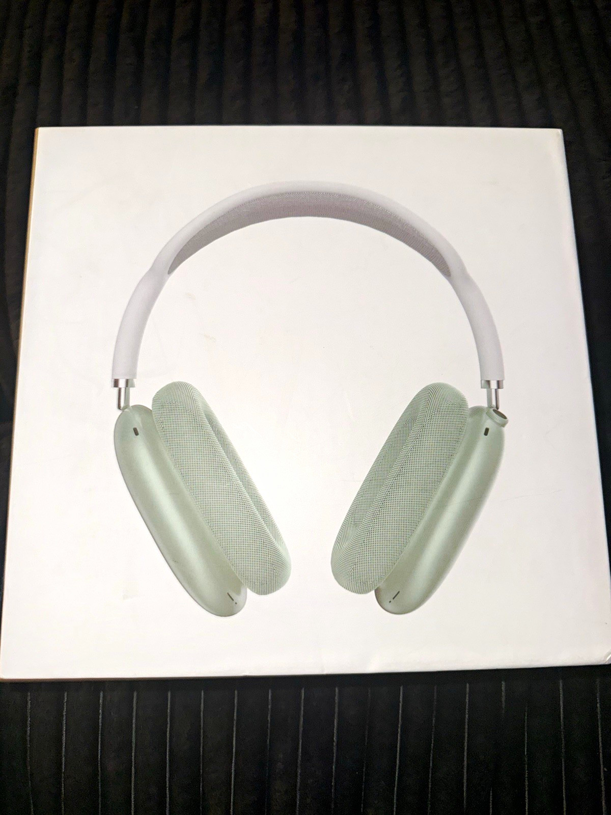 Apple AirPods Max Green Wireless Bluetooth Over-Ear w/ Earcup Covers & Box