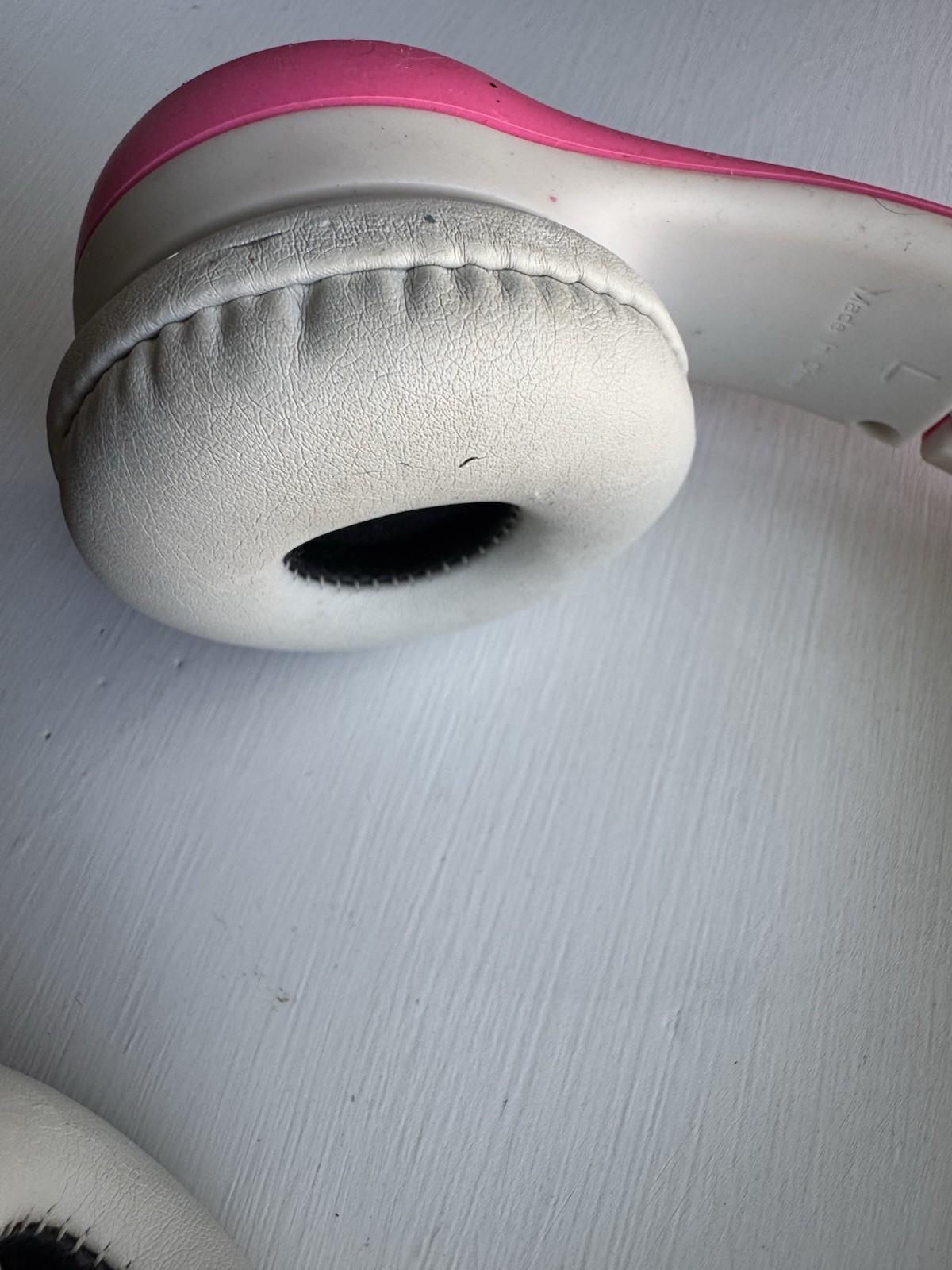LilGadgets Connect+ Style On-Ear Kids Headphones.