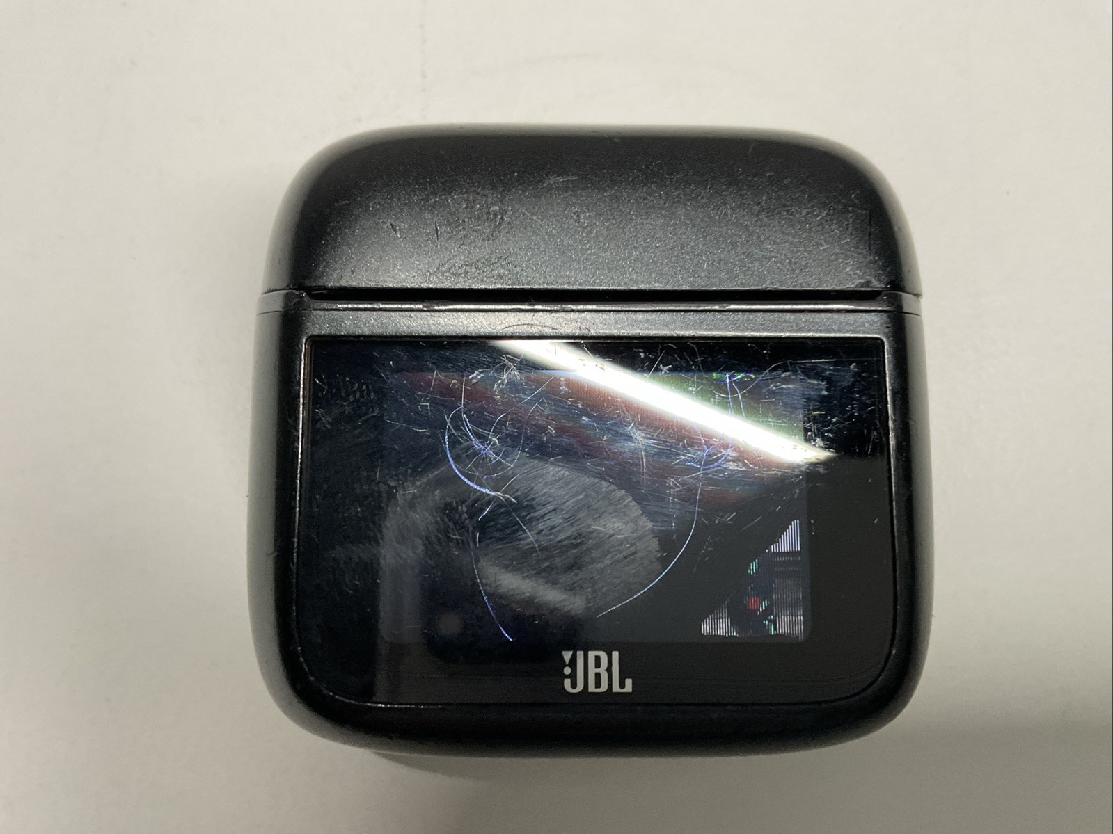JBL Tour Pro 3 Replacement Charging Case Charger . BROKEN SCREEN