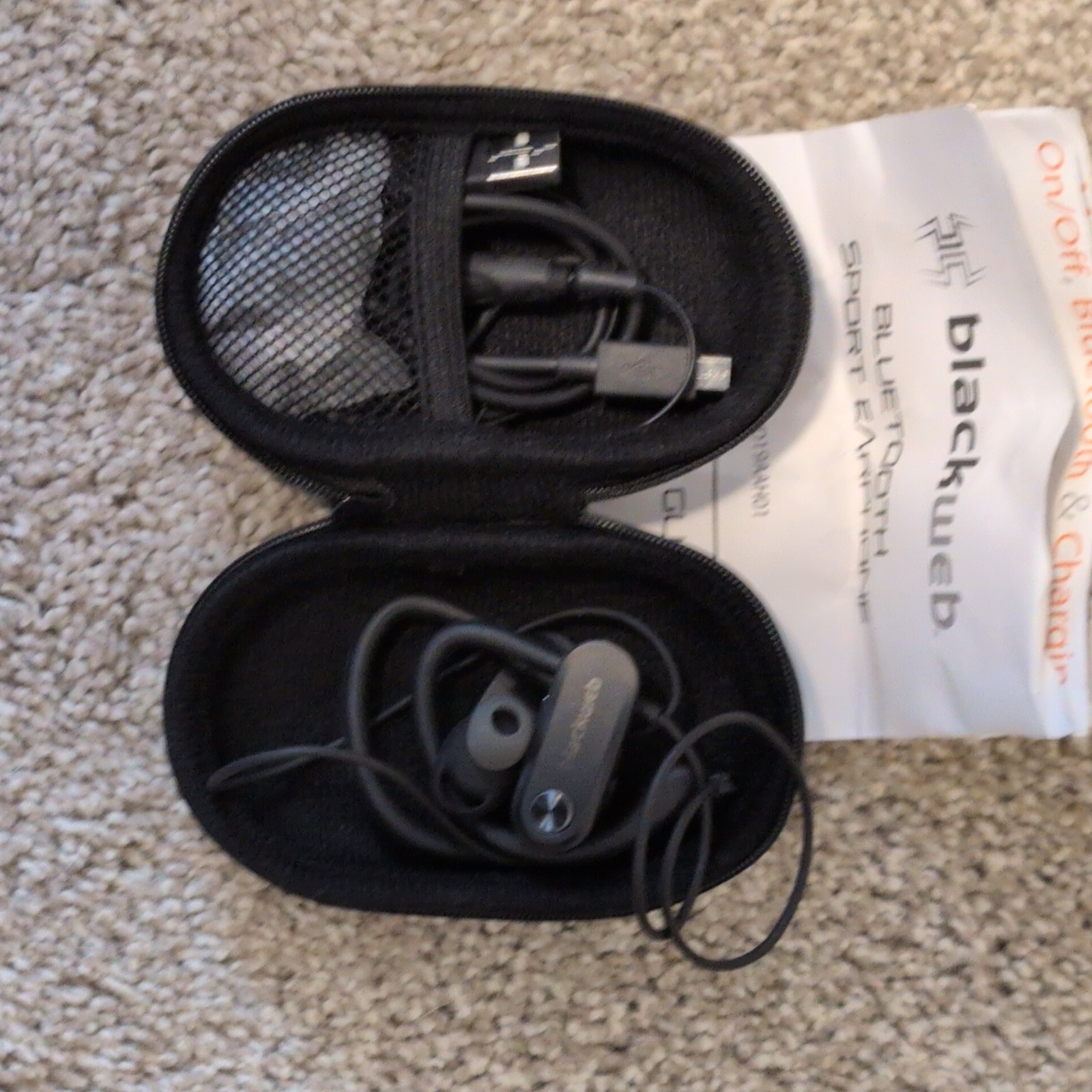 Blackweb Over Ear Sport Bluetooth Headphones W/Case B389 brand new condition