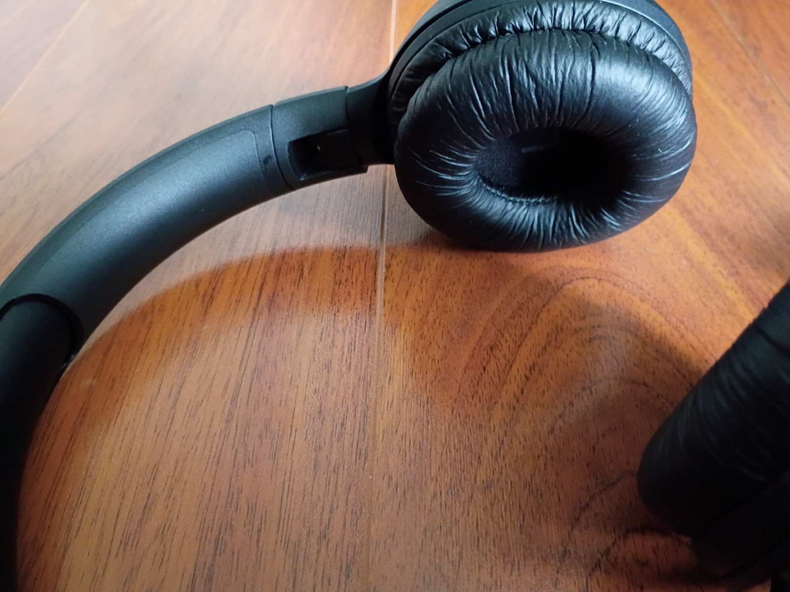 JBL Tune 510BT, Wireless on-ear headphones